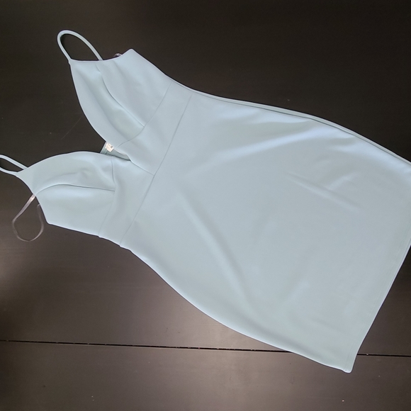 Jacaranda V cut bodycon dress - Picture 4 of 7